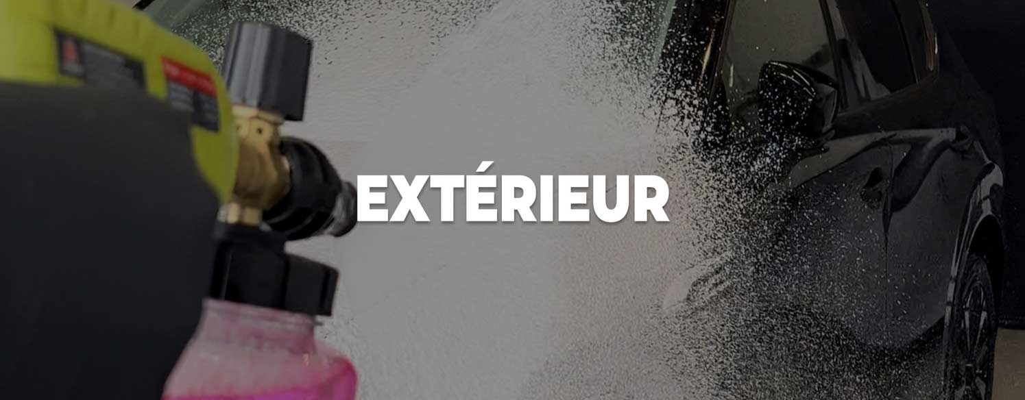 Un bon nettoyage extérieur de voiture