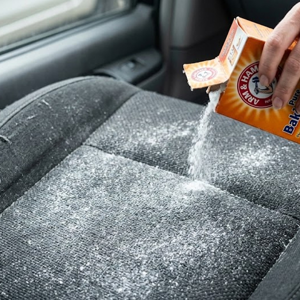 Bicarbonate pour effacer les odeurs dans une voiture ?
